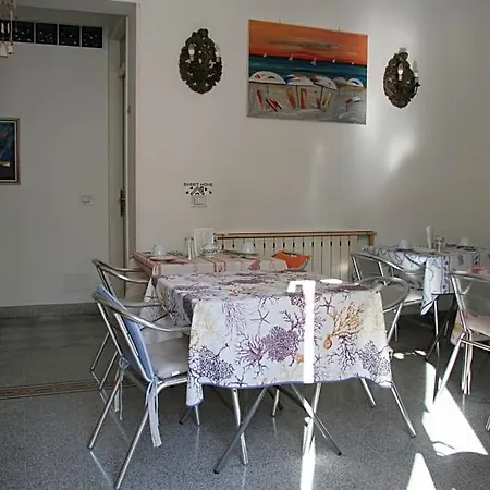 Bed & Breakfast Casa Fornaciari Beb Viareggio